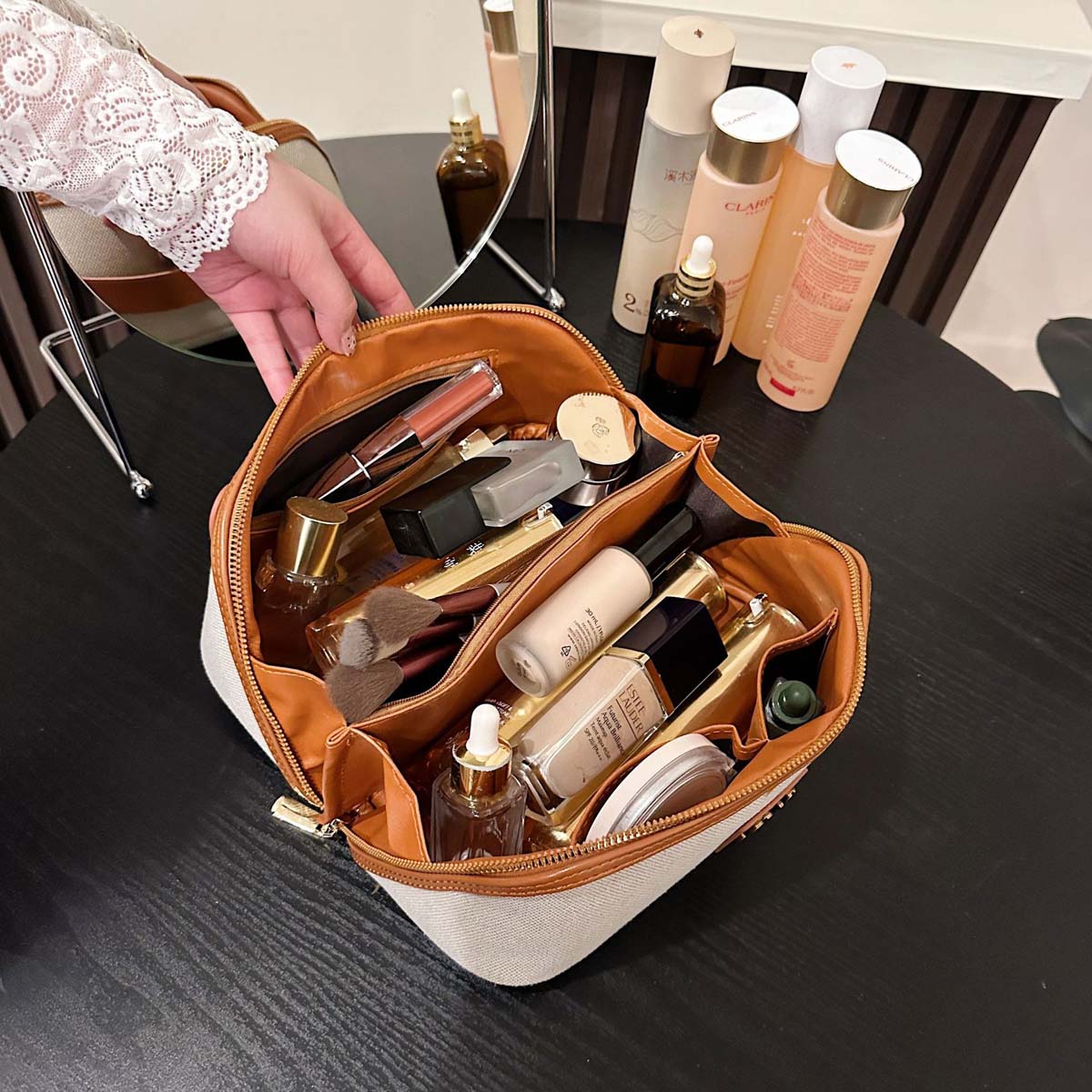 Retro-Luxus-Canvas-Handtasche  – Luxury Skincare & Spa Photos Bewertung und Preis