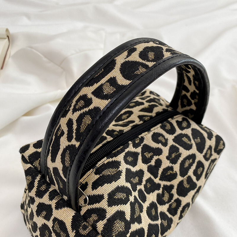 Leoparden-Make-up-Tasche, luxu – Luxury Skincare & Spa Photos Bewertung und Preis